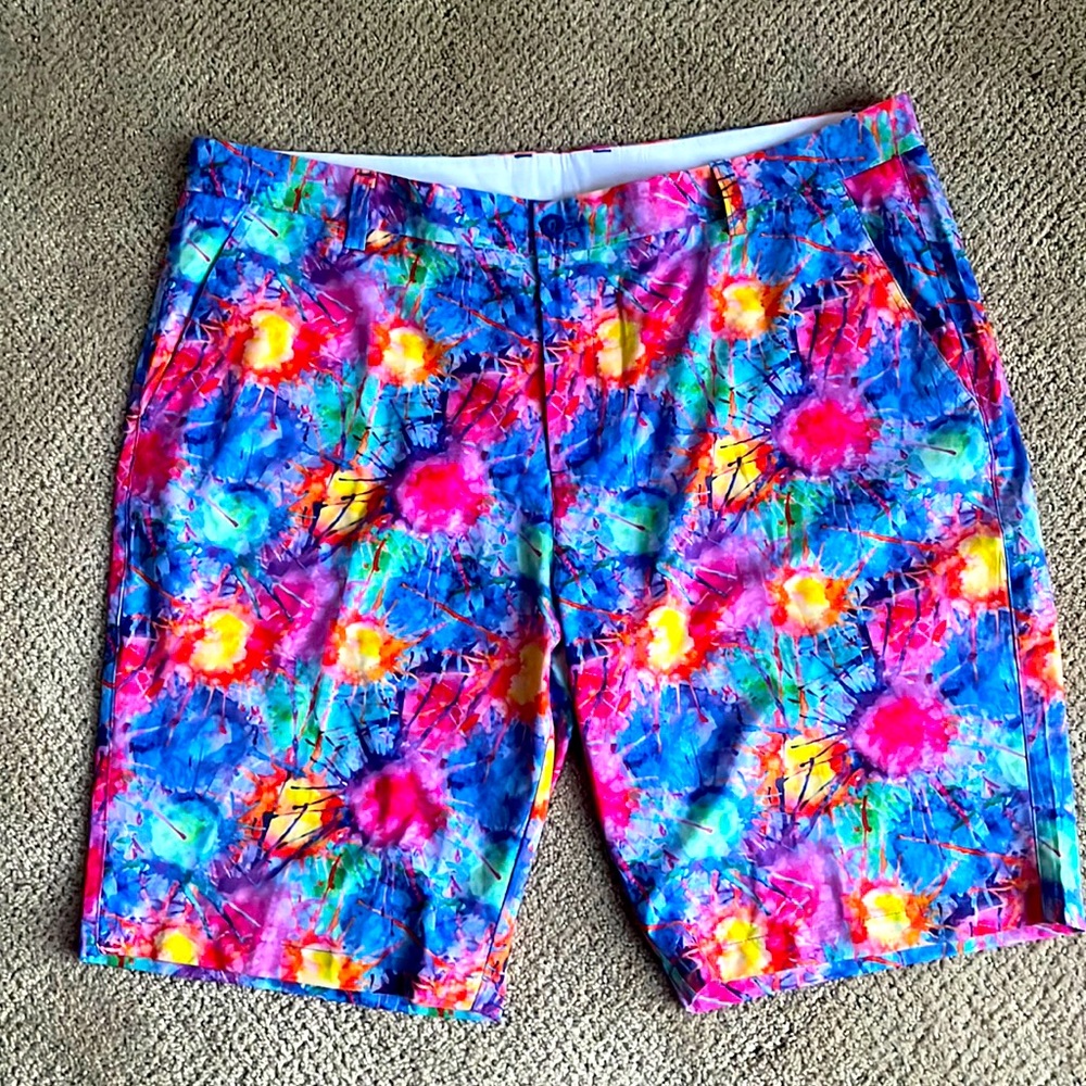 Multi color men’s casual shorts size 40. New with no tags